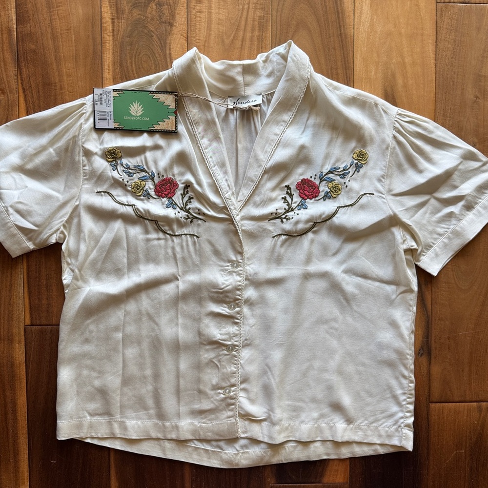 Sendero provisions co Embroidered Cream Button-Front V-Neck Top NWT